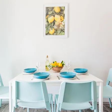 Mama Roza Mit Blick Auf Wasser By Interhome