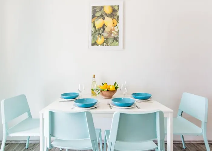 Mama Roza Mit Blick Auf Wasser By Interhome