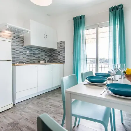 Mama Roza Mit Blick Auf Wasser By Interhome Apartman Pasman