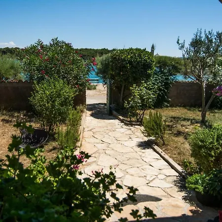 Apartman Mama Roza Mit Blick Auf Wasser By Interhome Pasman