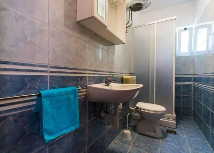 Mama Roza Mit Blick Auf Wasser By Interhome Pašman