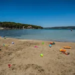 Mama Roza Mit Blick Auf Wasser By Interhome * Pašman
