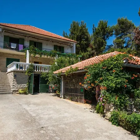 Apartmán Mama Roza Mit Blick Auf Wasser By Interhome Pašman
