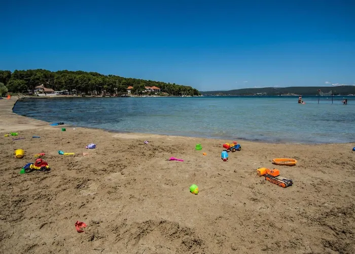 Mama Roza Mit Blick Auf Wasser By Interhome * Пашман